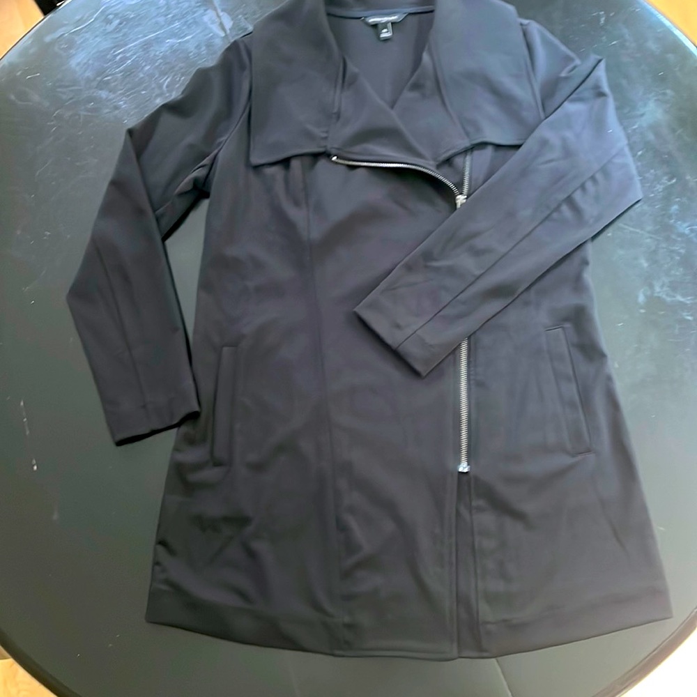 Banana Republic black knit jacket. Size M. Never worn. Asymmetric black zipper.
